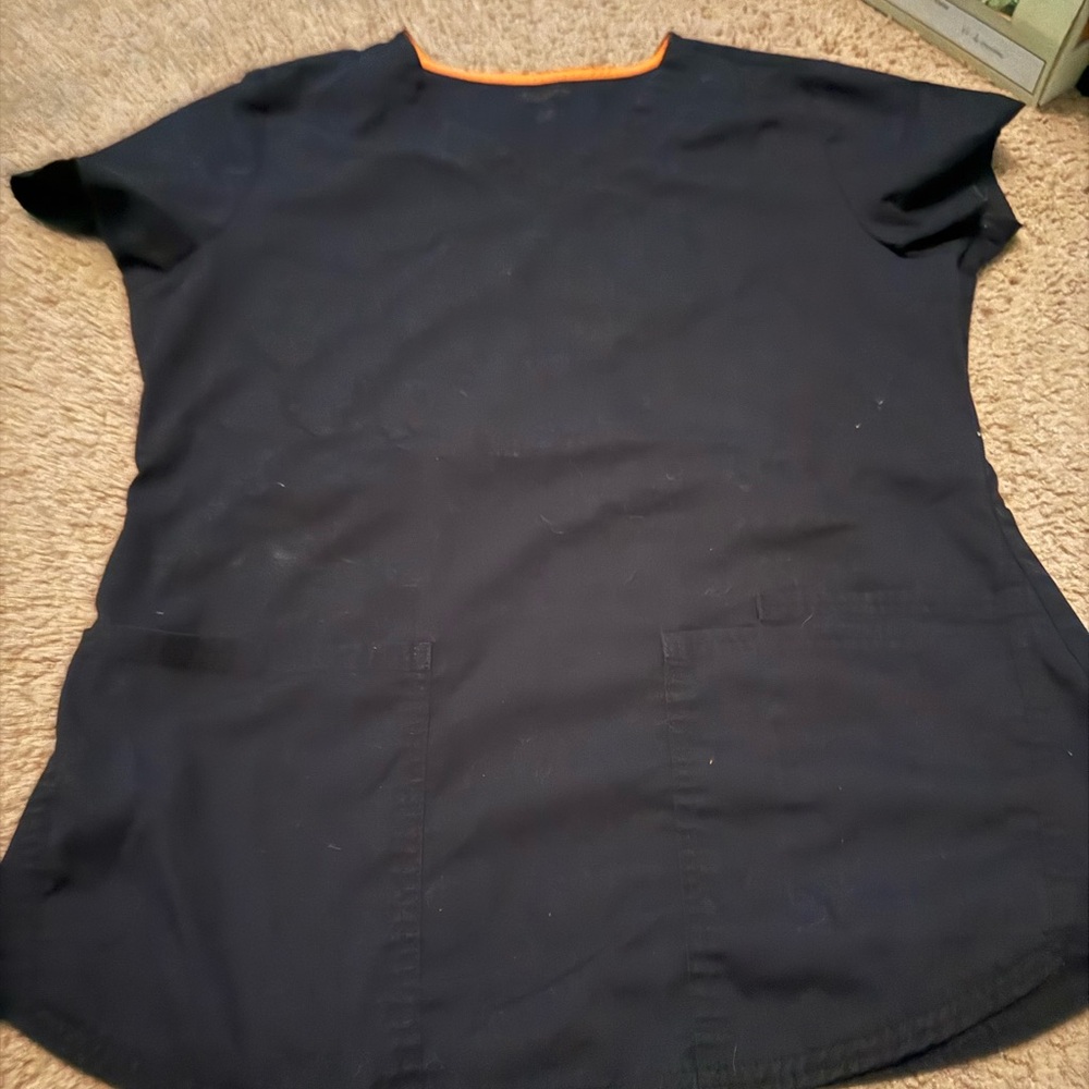 Scrub top - Picture 2 of 2